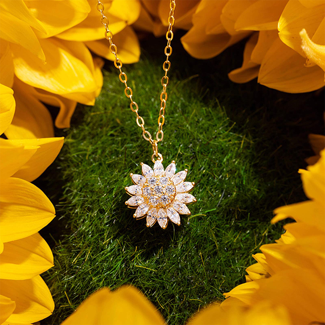 Collar Girasol Giratorio Plata 925: Brillo Radiante, Lujo y Felicidad